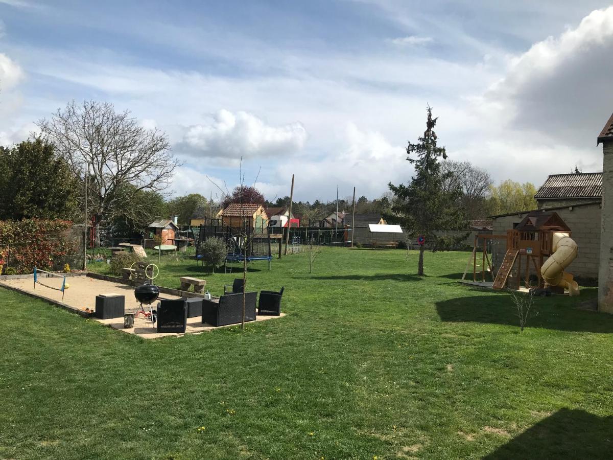 Вилла L'Esprit De Famille Saint-Parres-les-Vaudes Экстерьер фото